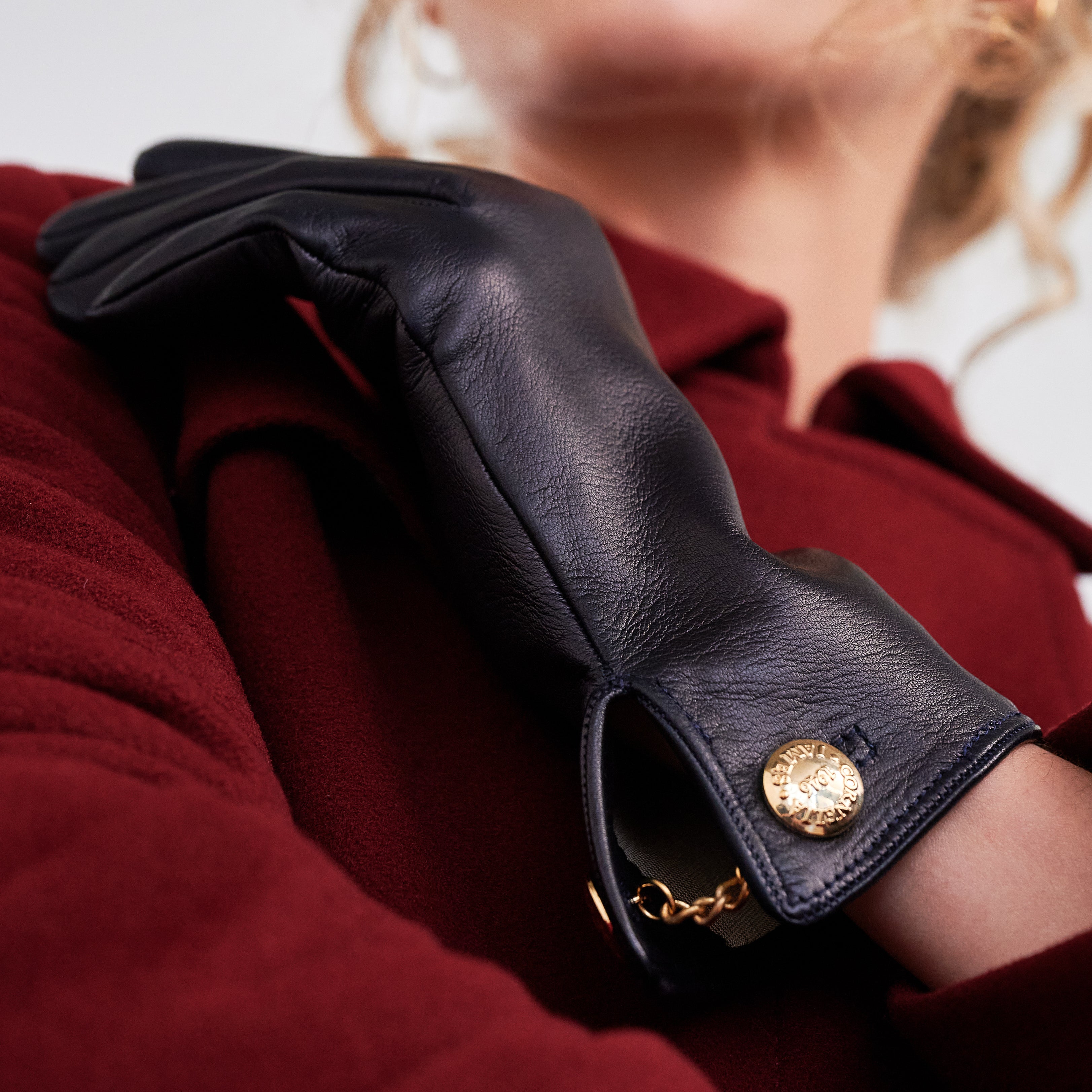 Françoise | Leather Glove with a Button Cuff Link